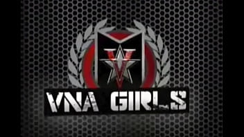 すべての自然なセックスフィーンドサニーレーンディルドは彼女のタイトなジューシーなスナッチをファック！