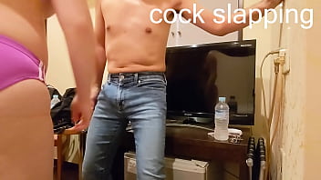 ドS会社員OLにM男のジーンズの上からペニスをパンチし続けられ出血してしまった亀頭！