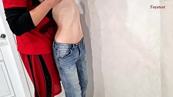 両親が家を借りるとき、今すぐステップシスターとセックスしましょう
