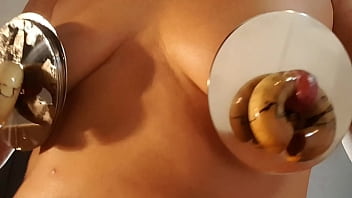 nippleringlover 角质摩洛伊斯兰解放阵线巨大的乳头护罩 大乳头环 极端拉伸的乳头穿孔 刺穿的猫 热屁股