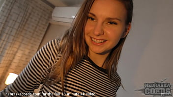 スタジオで初めて中かっこで新しい女の子19yo