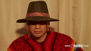 ペルーの魔術師が客を騙して自分の性奴隷にする