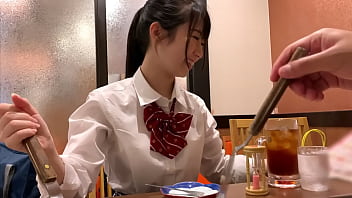 ハメ撮り 小柄でかわいい優等生のJKとハメ撮りセックス。美乳美尻のカラダがエロい。手マンで潮吹きしまくり。 ミニマムボディに種付けプレス。バックで生ハメセックス。