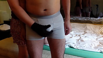 パンツの上から亀頭と金玉を握り潰し射精寸前で連続ビンタし寸止めさせる痴女