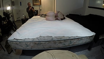Gigi Breeze связали и трахнули в видео от первого лица 1