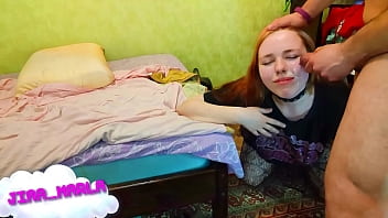 Начальник трахает в анал молодую сисястую секретаршу в чулках