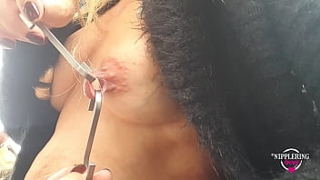 nippleringlover 角质摩洛伊斯兰解放阵线户外乳头折磨拉伸极端乳头穿孔带钩