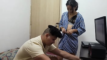 ラップトップを義理の兄弟に修理してもらうと、彼はセックスで私を充電します (パート 1)