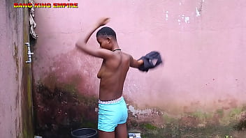 AFRICAN HOTTIES SLIM GIRLは、シャワーの後にハードコアセックスをしてくれました-スリムガールを恐れる理由をご覧ください-プレミアムレッドのフルビデオ