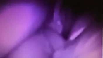人混みの中でミニスカノーパンでお尻出してるクラブ