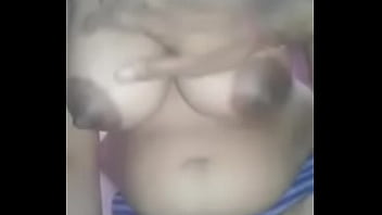 私の大きなおっぱいを見てください