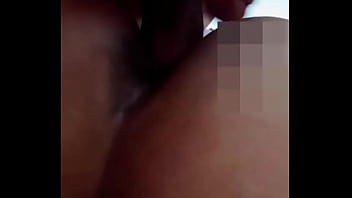 熱い膣にチンポを突き刺して妻を激しく突き刺す