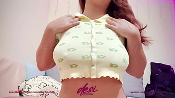 オンラインクラスの後に彼女の巨乳と毛むくじゃらの猫を見せているインドのデジ大学の若い女性-史上最高のインドのウェブシリーズのセックス