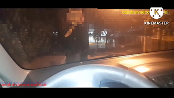彼が車の中で撮影してけいれんしている間、路上で私の寝取られを浮気します。それが寝取られた夫の目的です。XvideosRedで完了してください。