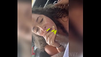 ぽっちゃり痴女は顔を取得します