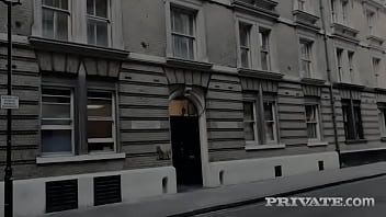 Клеа Готье, топ-модель в межрасовом анале