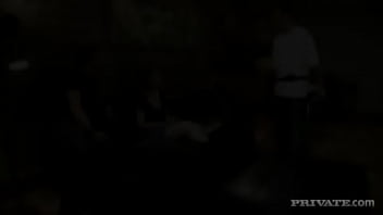 Сара Шевон дрочит под присмотром двух мужчин-вуайеристов