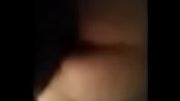 私のセクシーなおばあちゃんの濡れたお尻の猫に大きなペニスを置く