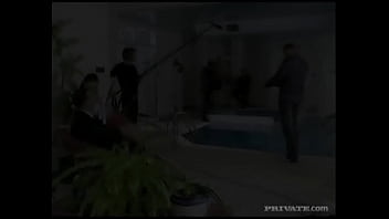 彼女のポルノ映画の撮影現場にあなたを招待します