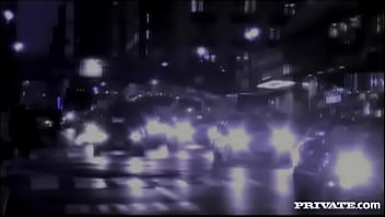 Аиша и Сай-Тай покрываются спермой после того, как два парня хорошо их трахают