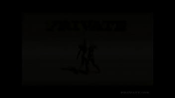 Barbara Voice лижет клитор Petra Shorts, пока его трахает ее любовник