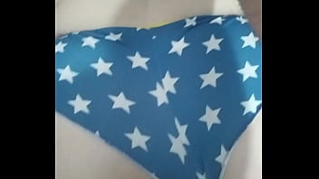 私のぽっちゃりした赤毛の女のガールフレンドをお尻で激しく犯し、中を終えた。ファックする時間。