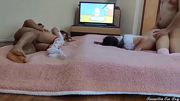 ربيبات تبنّين يُمارسن الجنس طوال اليوم كعبيد للجنس من قبل آبائهم المنحرفين