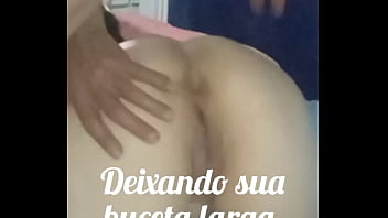 Goiâninha puta .. Júnior um jovem piçudo vai coloca seu cacete fazendo sua buceta ficar larga .ela gosta que a piça entra até às bola.. ele vai abrir as pernas dela.e deitar em cima de seu corpo nú. e empurr