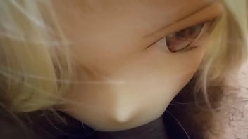 ブロンディ変態 はフェラから2回彼女の口の中で絶頂を取得します!!!!
