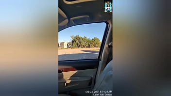 セクシーな熟女が道路脇で降りる（KYExperience）