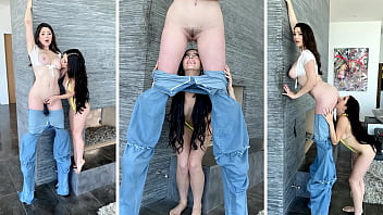 Camsoda - Горячая молодая женщина лижет и сосет киску супер высокой девушки
