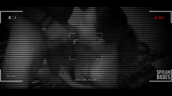 SPYCAM - 隠しカメラは、町の新しい女性が私の精液を飲み込んでいることを示しています