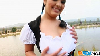 巨乳農場の女の子との純粋なハメ撮りセックス