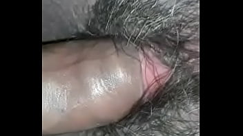 小さなペニスで笑う醜い猫の老婦人