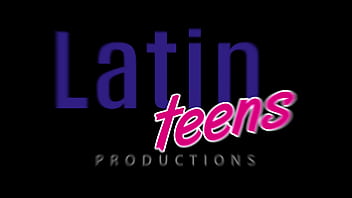 舞台裏。コニー・ペイトン、ルアナ・ハニー、ヘレン・スター、アシュリー・ローズが放尿。 LTP102
