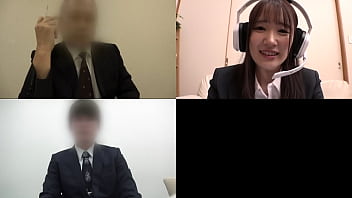 上司とのリモート会議中に彼氏がイタズラ！！？「バレたらヤバい…！！」緊張と興奮でマ○コはビショビショ！表情を変えず、声も出さずにこっそりSEX！Part3