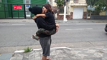 サンパウロの路上でビッチした後、DANY RIO DE PORRA と DANONINHO がいっぱい