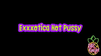 パリス・ナイト、アレックス・プリースト、ピーチズ、ハニーバニー・プレビューとセックスするExxxoticaホット・プッシー・ストラップオン