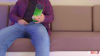 プリングルズの缶でイタズラしたり、ステプシスをだます方法