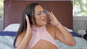 ガレージ禁止 - Ashlyn Peaks、Zoey Sinn / Brazzers / www.zzfull.com/bannからフルストリーム