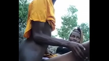 ホットな黒人痴女とのセクシーな写真撮影が犯される
