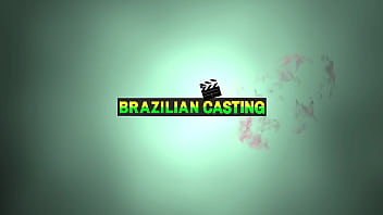 CAROLINA MORAES HERE BRAZILIAN CASTING MAX BUTTINGでシーンを作り、猫とおいしいお尻をファックします。