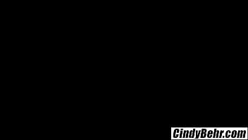 CINDY BEHR - 熟女秘書が上司に堅実な性交を与える
