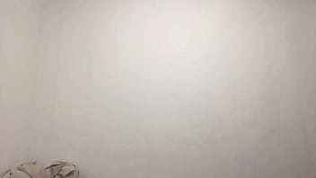 お気に入りのビキニを着て大きなお尻を見せてくれました