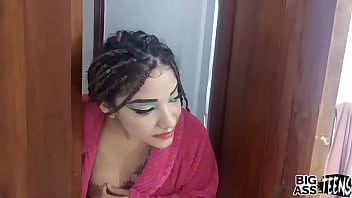 大屁股可愛的粉紅色貓侄女為拉丁女孩的緊貓做愛