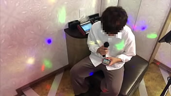 大学生カラオケ店員と室内ねっとりSEX