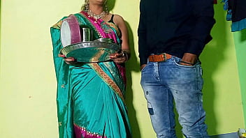 Karva Chauth スペシャル: Karva Chauth で断食を破った後、夫と妻は強制的に性交します