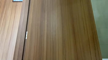 ヌードシャワーで入浴する様子を撮影しました