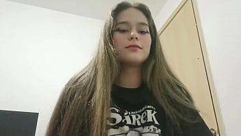 欲求不満の義理の妹からおいしいフェラチオをもらいます（パート1）
