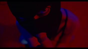 恥ずかしがり屋の若い女性素人がポルノスターになりたい -- The Initiation - 出演 Ruby Sparkles と DroidFetish
